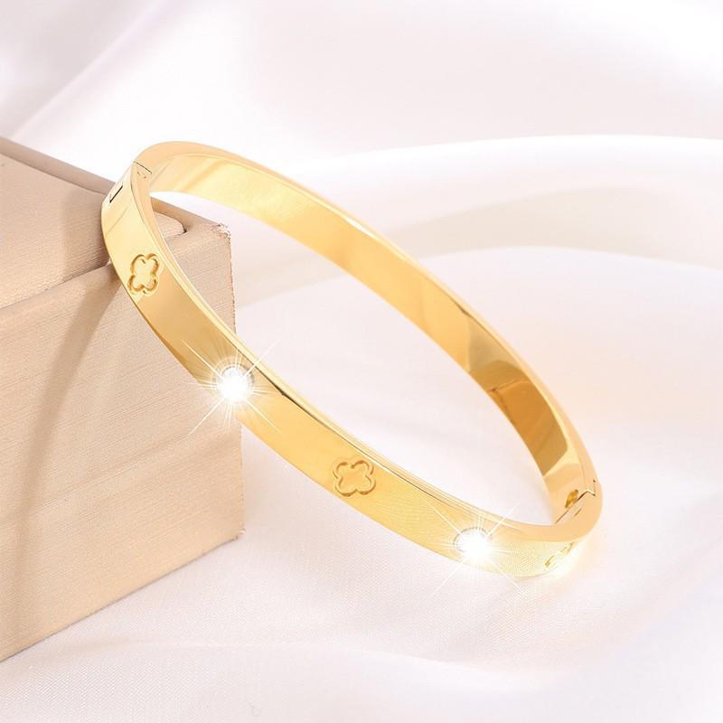 Starry Sky Full Diamond Titanium Steel Bracelet – Versatile, No-Fade Silver Women's Fashion Accessory