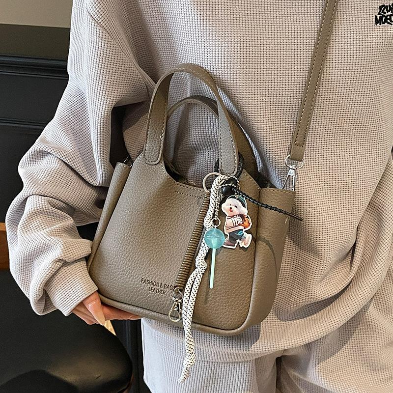 Trend Simple Casual High-end Lychee Pattern Portable Bucket Bag Niche Versatile Commute To Work Solid Color Messenger Bag