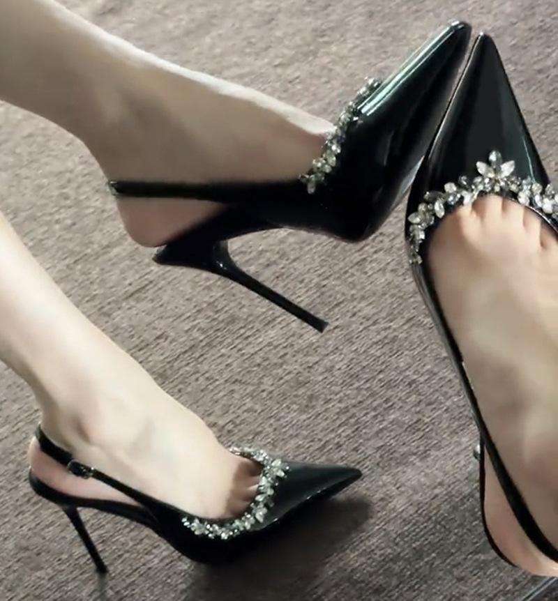 2025 лето новые туфли на высоком каблуке телесного цвета с заостренной головкой, сексуальные стразы, красивые темпераментные универсальные сандалии для женщин