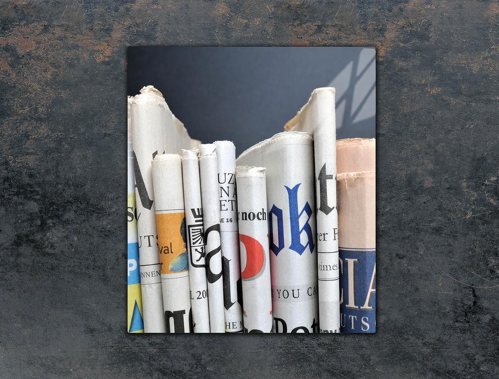 GLASS CUTTING BOARD 45x52 Newspapers