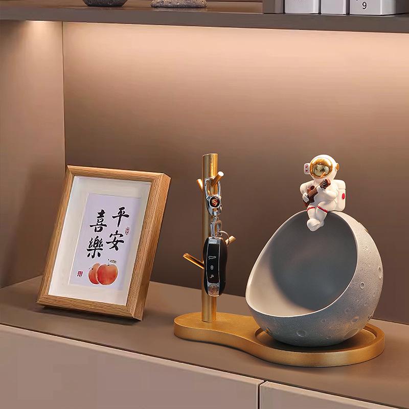 Astronaut Door Key Storage Entryway Decorations Living Room Shoe Cabinet Home Moving Gifts