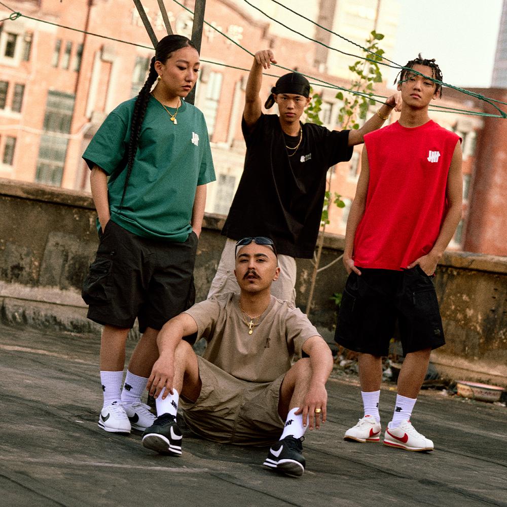 UNDEFEATED SS25 T-Shirts Unisex Crew Neck Moderate UE51GSS04M