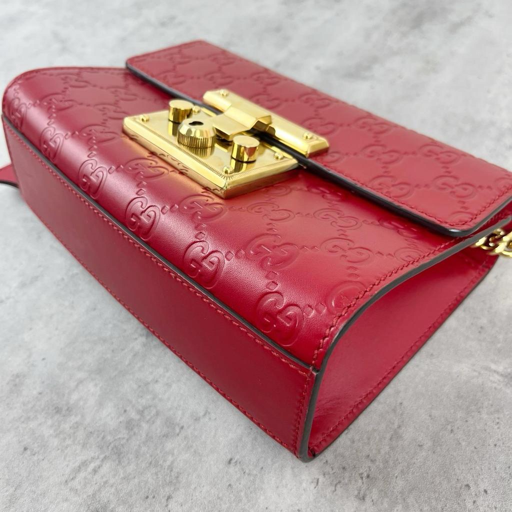 [Pre-Owned] Padlock Metal Lock Buckle Bag Monogram Logo Embossed Leather Box Bag Chain Shoulder Crossbody Bag Small - Excellent #LGZZIA
