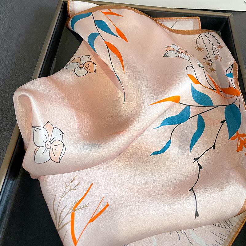 1116 New Fashion Silk Small Square Scarf Women's 11 Mulberry Silk Scarf Decorative Scarf Printed Silk Scarf Gift Mom