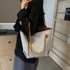 Повседневная сумка большой вместимости женская сумка 2024 года лето новая простая и модная сумка через плечо для поездок на работу простая женская сумка-тоут