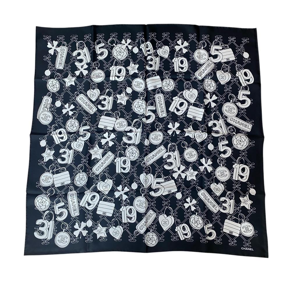 Used CHANELscarf Black/white Silk Women