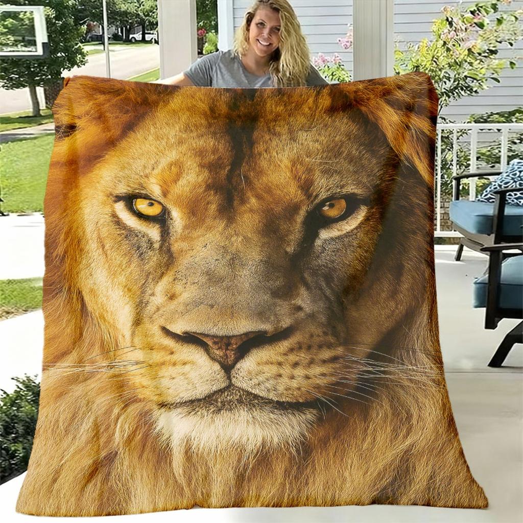 1pc Lion Print Flannel Blanket Soft Lightweight Throw with Majestic Lion Design, Allseason Cozy Blanket for Bed, Sofa, Camping And Gifts for Family An
