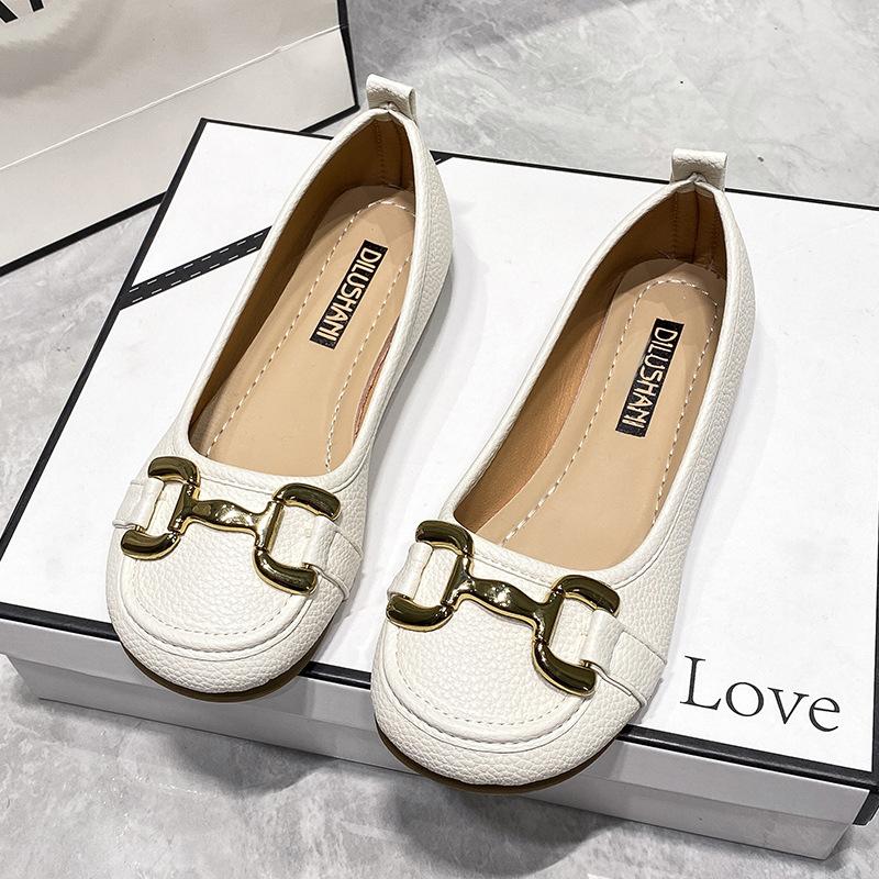 2024 Весна Повседневные Женские туфли на плоской подошве Винтажные кожаные лоферы с круглым носком Элегантные женские туфли с металлической пряжкой