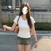 Футболка с V-образным вырезом и прямыми плечами, чистого черного цвета с короткими рукавами для женщин, летняя, новая, облегающая, универсальная, топ