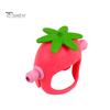 Игрушка для прорезывания зубов у детей от 0 до 24 месяцев. Облегчает боль в деснах с помощью прорезывателя в форме клубники. Пищевой силикон. Легко моется. Игрушка-поезд для облегчения прорезывания зубов.