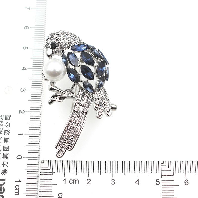 Китайская креативная брошь в виде попугая, женский корсаж с изображением животного из хрустального сплава, инкрустированный бриллиантами, аксессуары для костюма, антибликовая пряжка