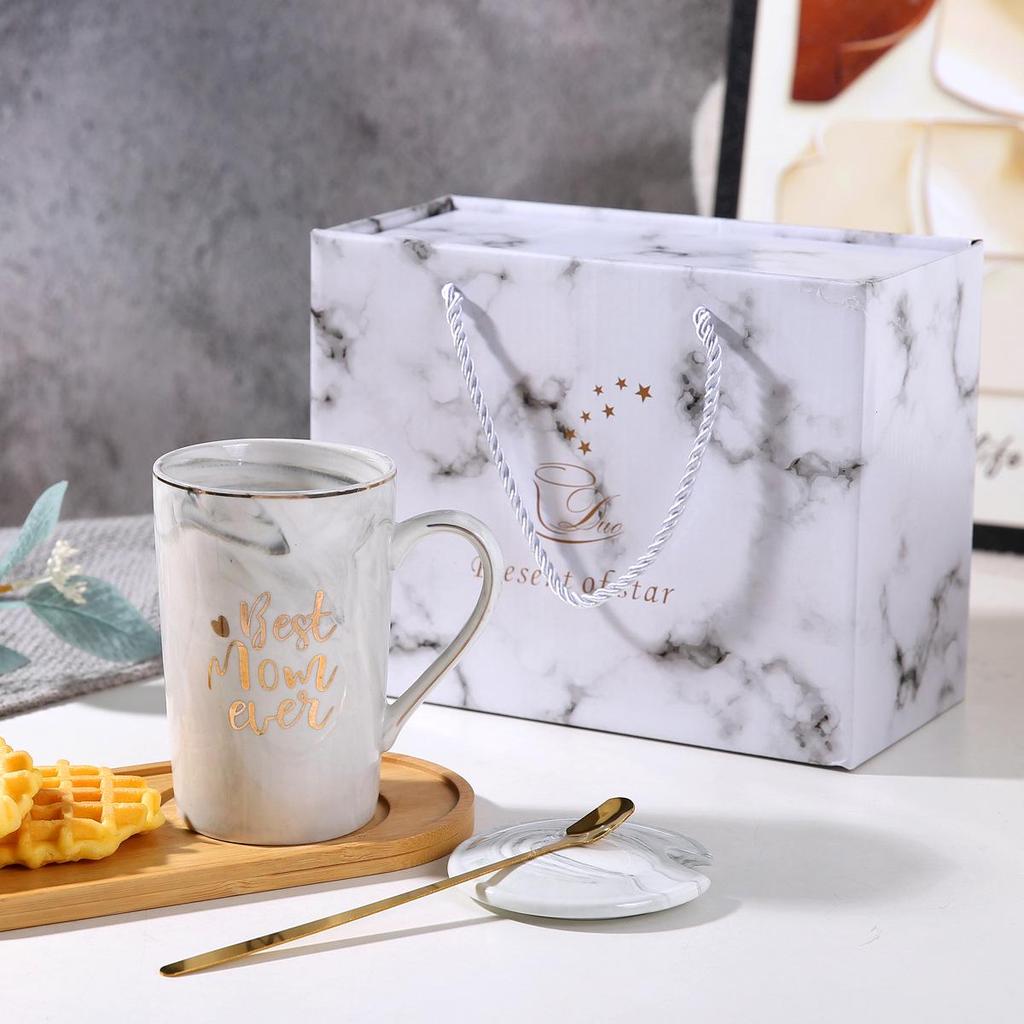 Кружка-сувенир на День матери и День рождения с крышкой и ложкой - Керамическая чашка для мамы