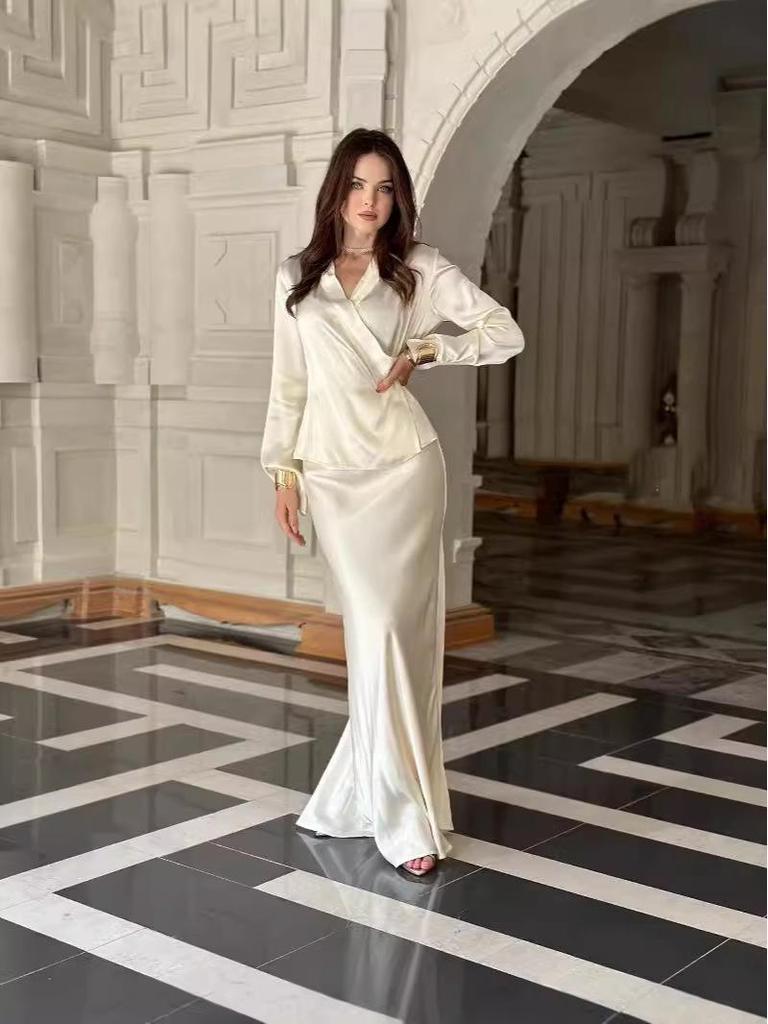 2024 Элегантный атласный топ с V-образным вырезом и длинными рукавами и юбка А-силуэта длиной до середины икры