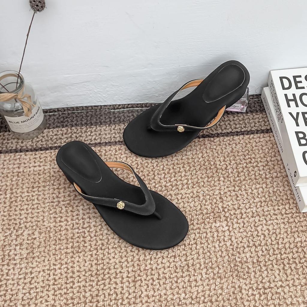 Flip-flops women's thick-soled wedge sandals women's summer versatile toe-increasing women's shoes 2025 Korean version of casual shoes