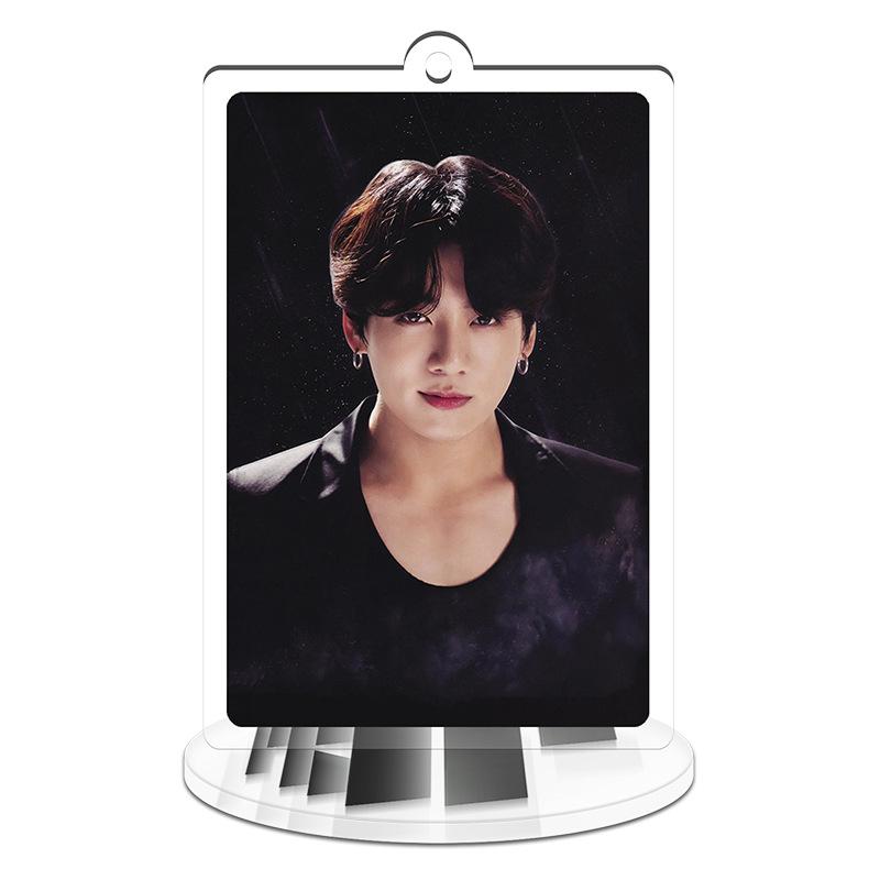 Брелок-подставка в темном стиле BTS, Брелок с фотопортретом Bangtan Boys и подставкой, Настольный декор K-pop айдола для фанатов ARMY