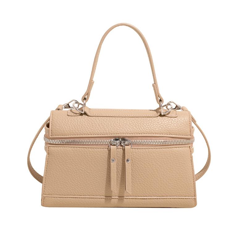 2025 Spring and Summer New Fashion Temperament Simple Style Portable Small Square Bag Korean Version Women's Commuting Advanced Sense Messenger Bag