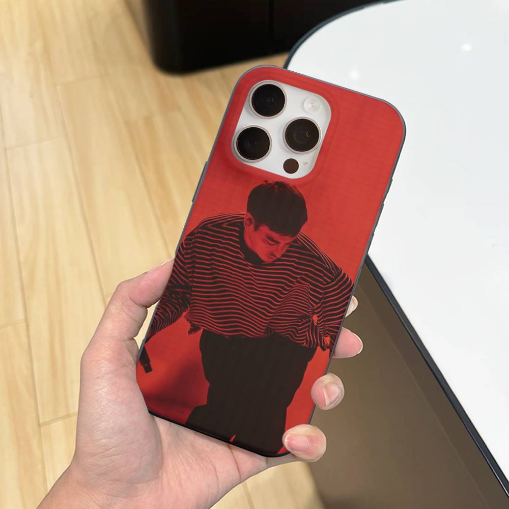 Классический Singe J-Joji Для IPhone 17 16 15 Plus Pro Max 12 14 Plus 11 13 Волна Гофрированная Полоса Funda Чехол для телефона