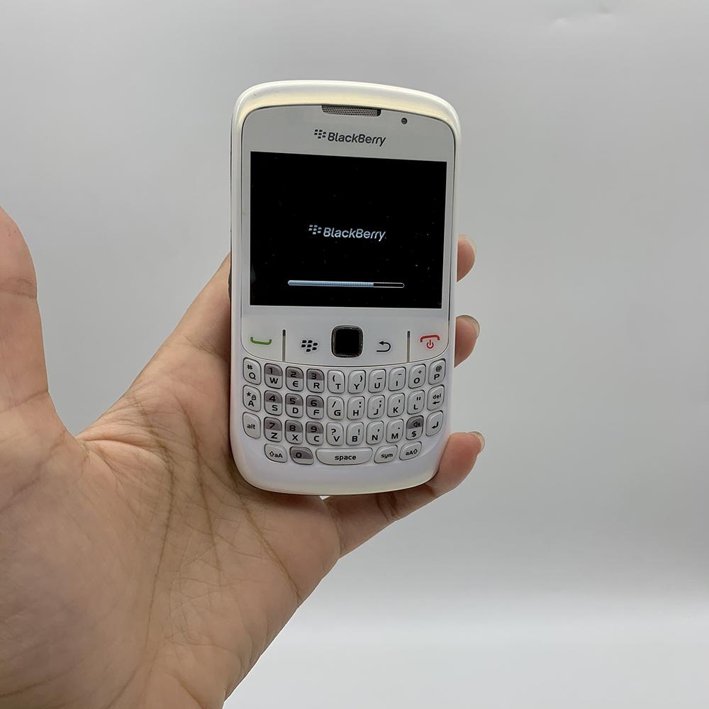 Восстановленный мобильный телефон Blackberry Curve 8520 2 МП GSM 850 / 900 / 1800 / 1900 с 1 SIM