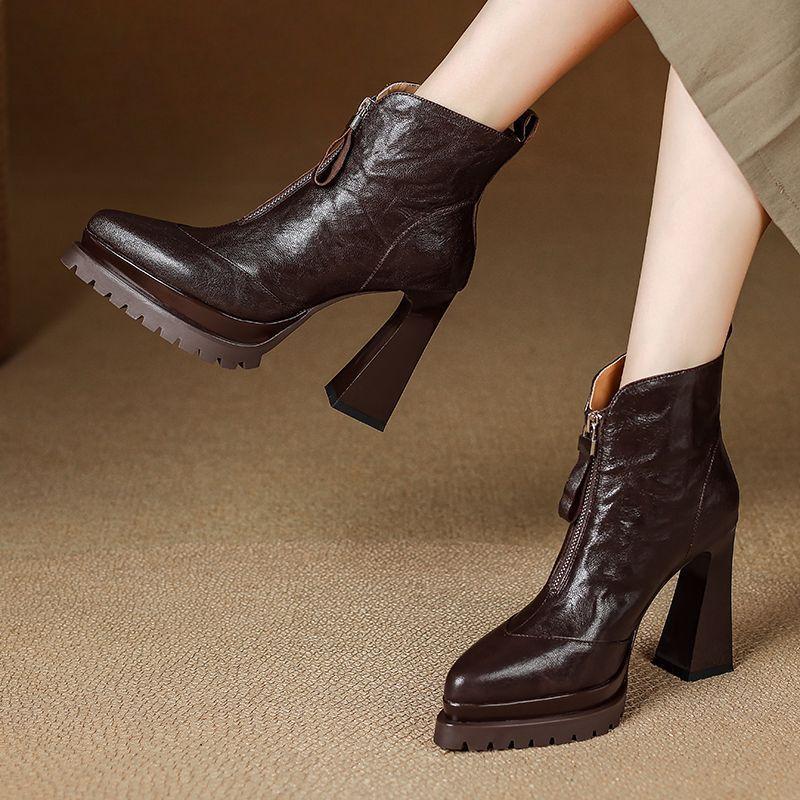 Ретро коричневые на молнии спереди заостренные водонепроницаемые настольные на толстом каблуке на высоком каблуке 2025 новый тренд универсальные короткие ботинки ботинки Мартин