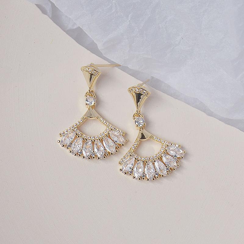 Exquisite Copper Inlaid Zirconium Hollow Fan Earrings 14K Real Gold Electroplating Women's Prom Party Earrings Korean Jewelry