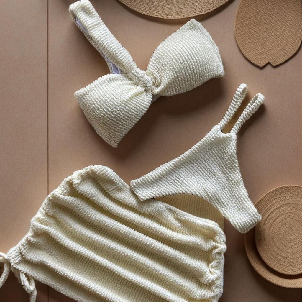 Европейский и американский комплект бикини на одно плечо 2025 года с сексуальным дизайном с вырезами