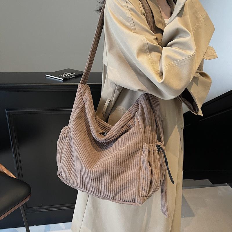 Осенне-зимняя вельветовая универсальная большая вместительная сумка через плечо для девочек, японская однотонная сумка-мессенджер, классная сумка
