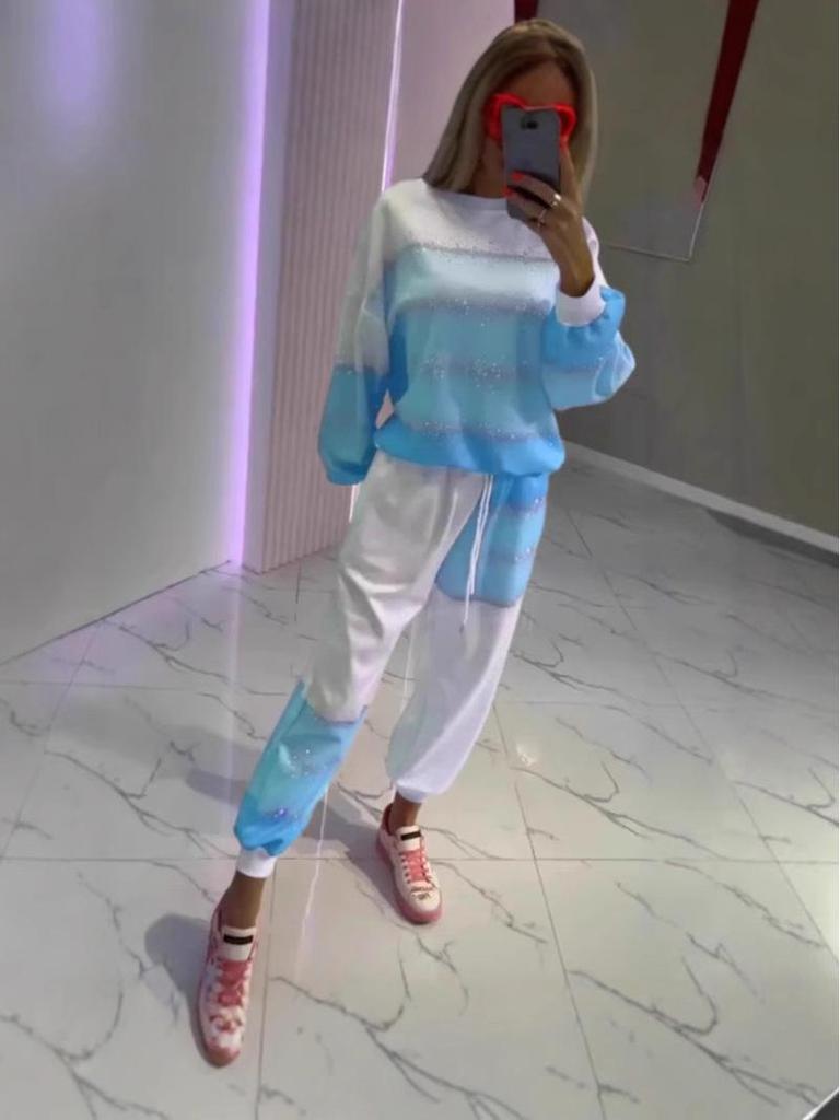 Женский повседневный комплект из топа с брызгами и полосками и брюк на кулиске - Коллекция 2025