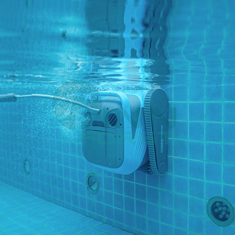 Swimming Pool Diving Pig CM600 Automatic Underwater Vacuum Cleaner Robot