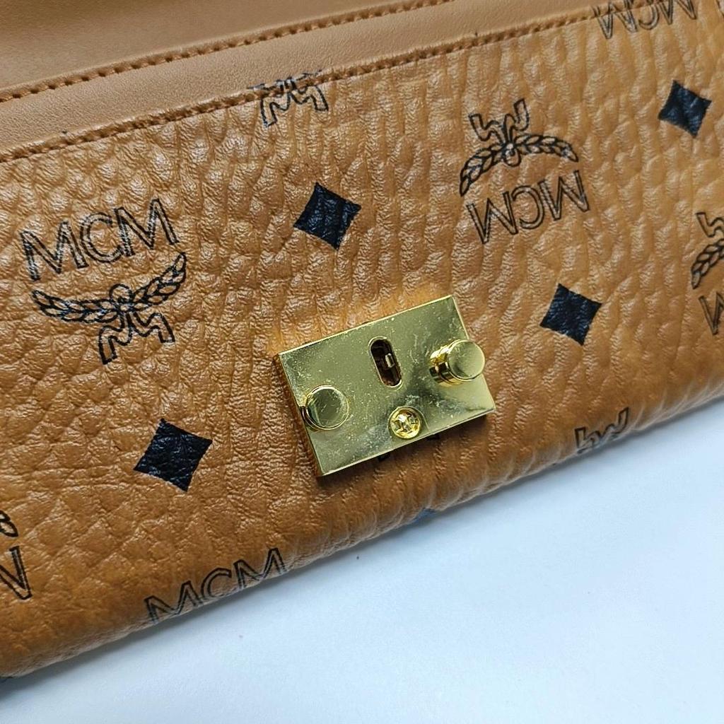 [Pre-Owned] Visetos Large Cognac Coated Canvas Laurel Lock Monogram Crossbody Bag Gold Hardware Detachable Shoulder Strap - Very Good #P5K7H8