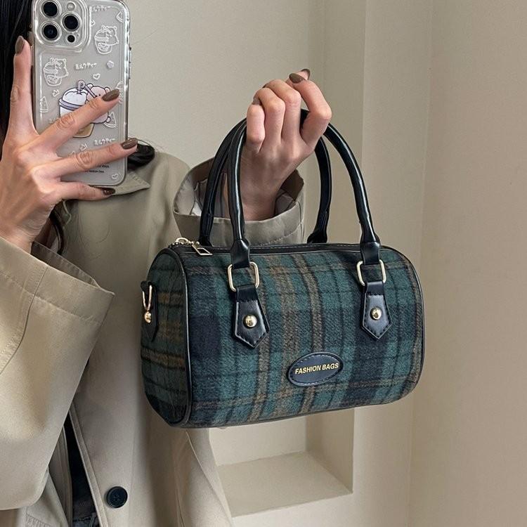 Stylish Large Capacity Plaid Shoulder Tote Bag For Women With Vintage Charm In Green