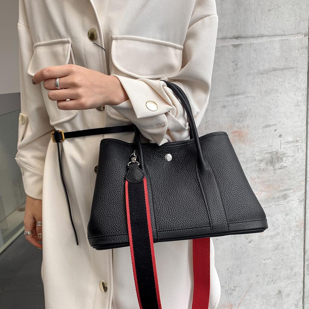 Женская сумка 2025 новая из натуральной коровьей кожи садовая сумка фабрика-источник наплечная сумка-мессенджер большая вместительная портативная сумка-тоут