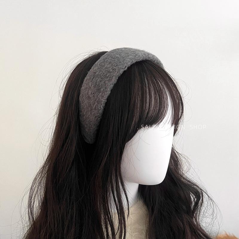 Широкая шерстяная повязка на голову Gold Label для женщин - Дизайн 2025 года с высоким давлением на макушку, идеально подходит для повседневной носки осенью/зимой