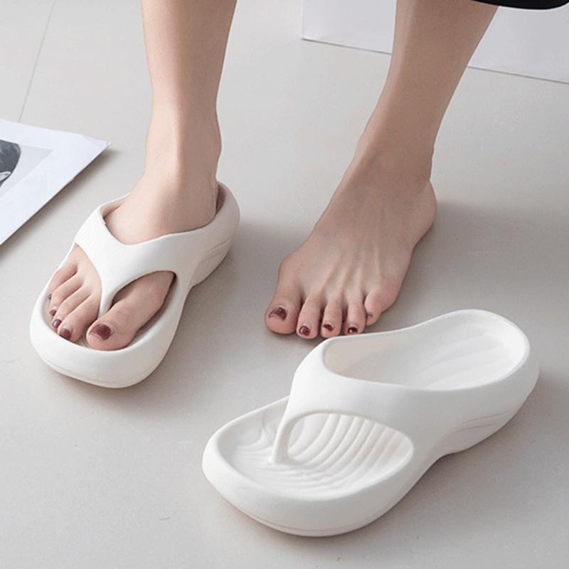 Lucyever Мягкие шлепанцы из ЭВА на платформе Женские пляжные нескользящие тапочки с толстой подошвой Ультралегкие женские шлепанцы с зажимом на носке