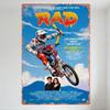 Винтажный металлический постер 'RAD' для BMX-фильма, Ретро Декор в стиле потертости для мужской пещеры, бара, дома и кафе