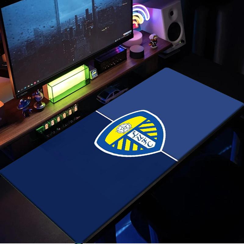 Коврик для мыши с дизайном герба Leeds United, резиновая основа, коврик для игрового стола, коврик для мыши для геймеров и офисного использования, игровой стол, легко моющийся коврик