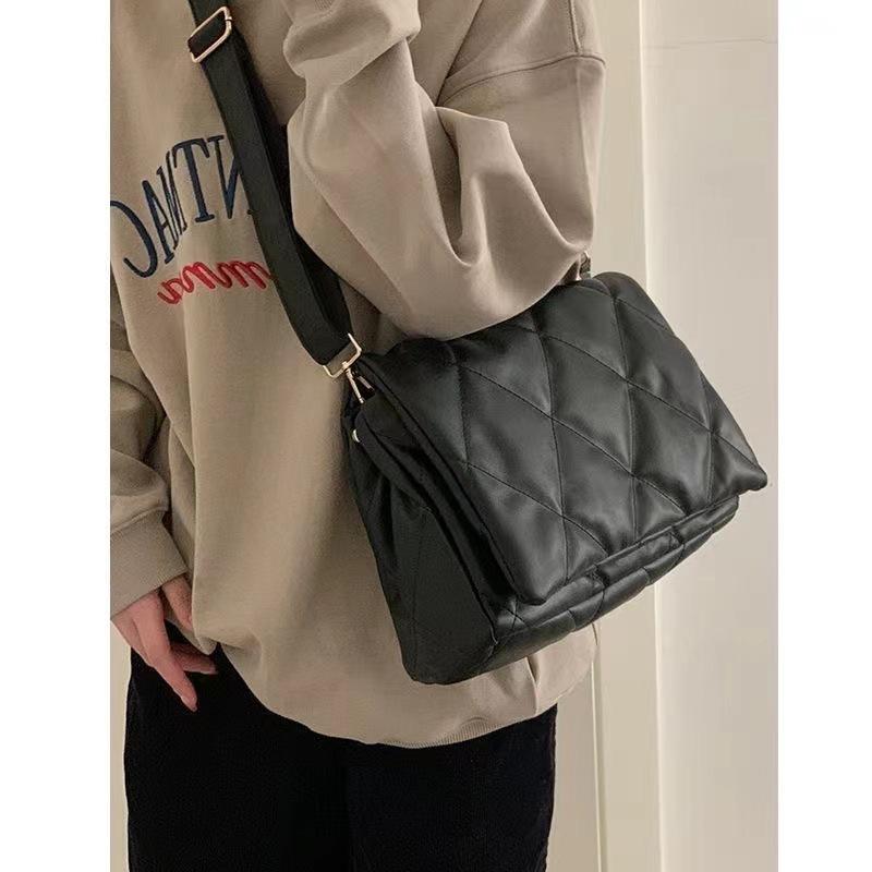 Пуховая женская сумка осень-зима 2024 года, новая модная ромбовидная маленькая квадратная сумка, универсальная сумка через плечо большой вместимости
