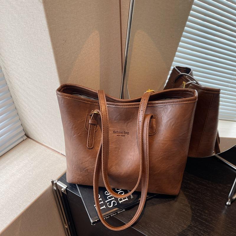 Ретро большая сумка женская 2025 новая модная универсальная сумка-тоут с высоким чувством стиля большой вместимости, сумка-мессенджер для поездок на работу