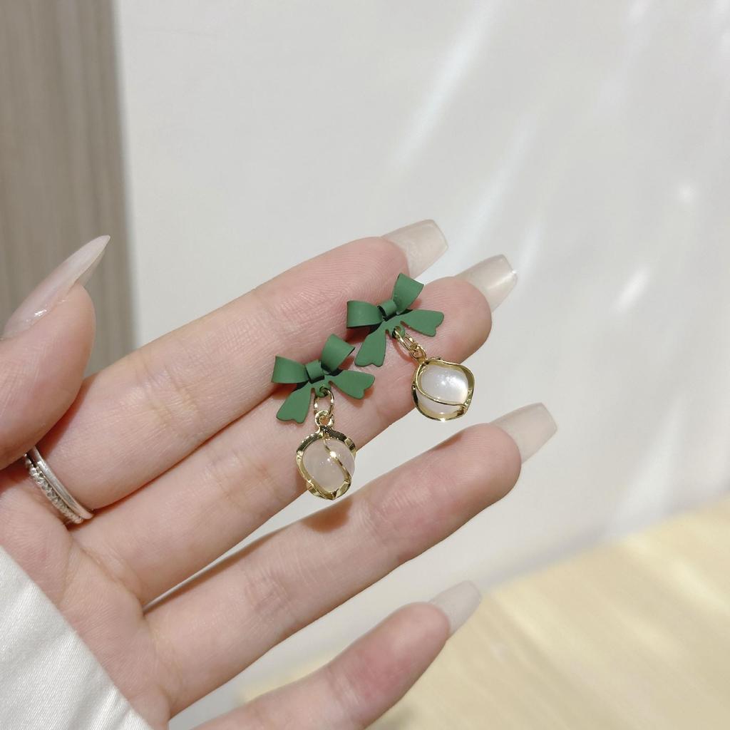 Серебряные серьги-игл с цветком из кошачьего глаза - элегантный, универсальный модный аксессуар для женщин