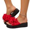 Женские тапочки на танкетке с цветочным декором 2025 года, летние сандалии на толстой платформе для женщин, размер плюс 43, нескользящие пляжные шлепанцы с толстой подошвой