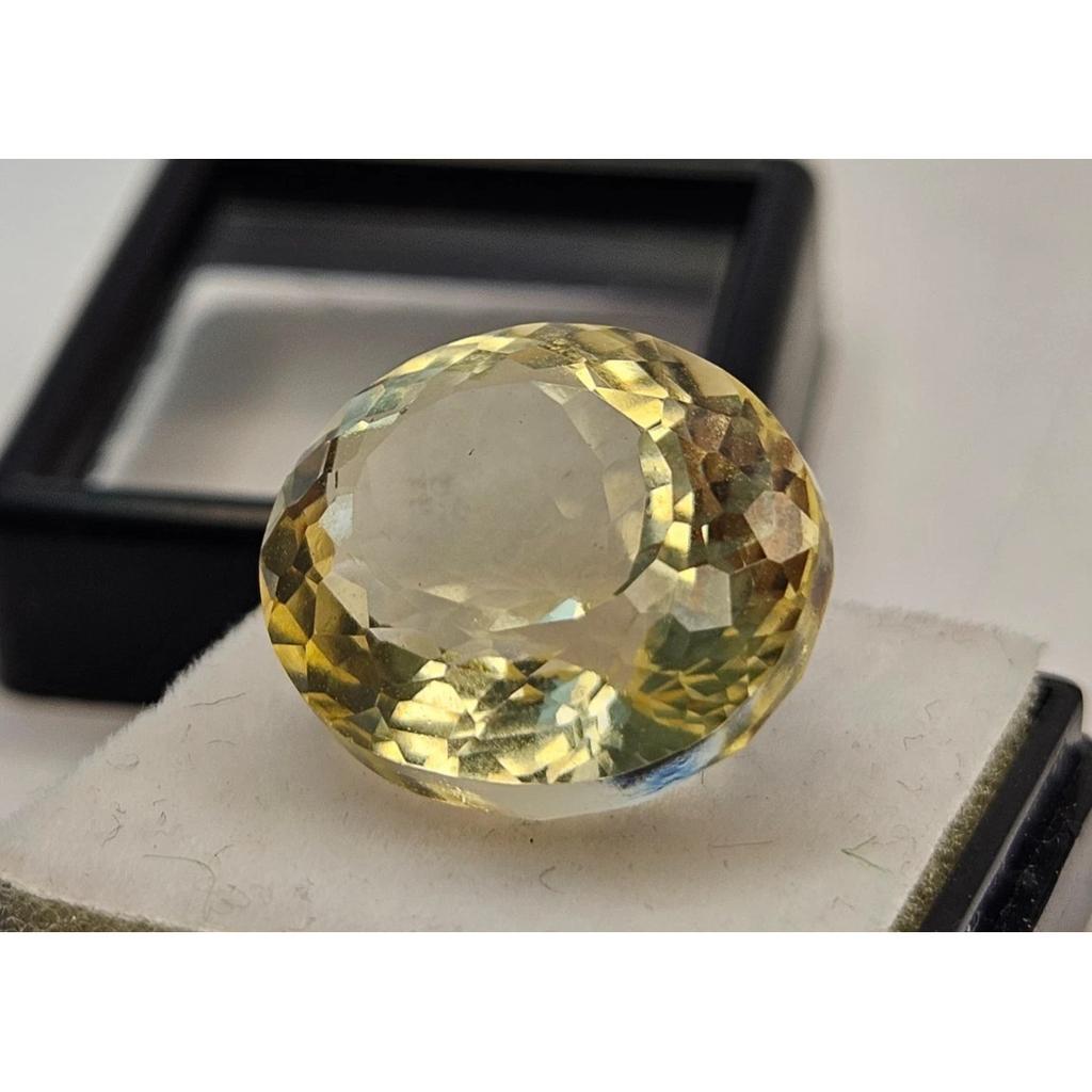 Natural Glossy Yellow Sapphire Oval Cut 19+ Ct Beautiful Certified Gemstone