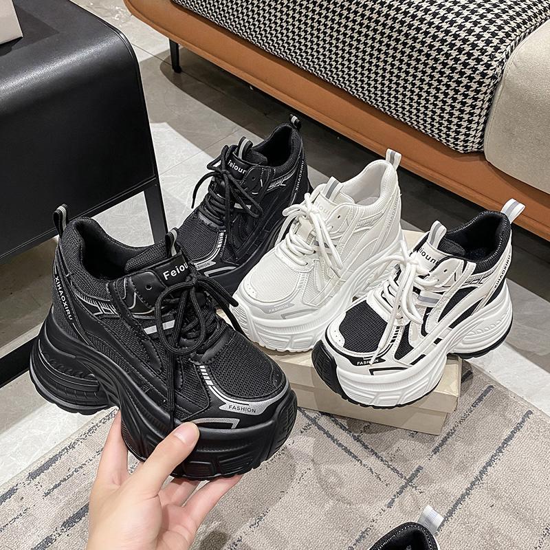 Мода 10 см Женские Осенние Дышащие Сетчатые Кроссовки из Микрофибры на Высокой Платформе и Танкетке Модные Женские Массивные Спортивные Кроссовки на Шнуровке в Стиле "Папа"