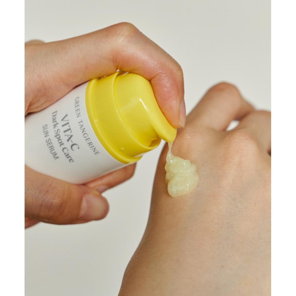 Goodal Солнцезащитная сыворотка Green Tangerine Vita C Blemish Care