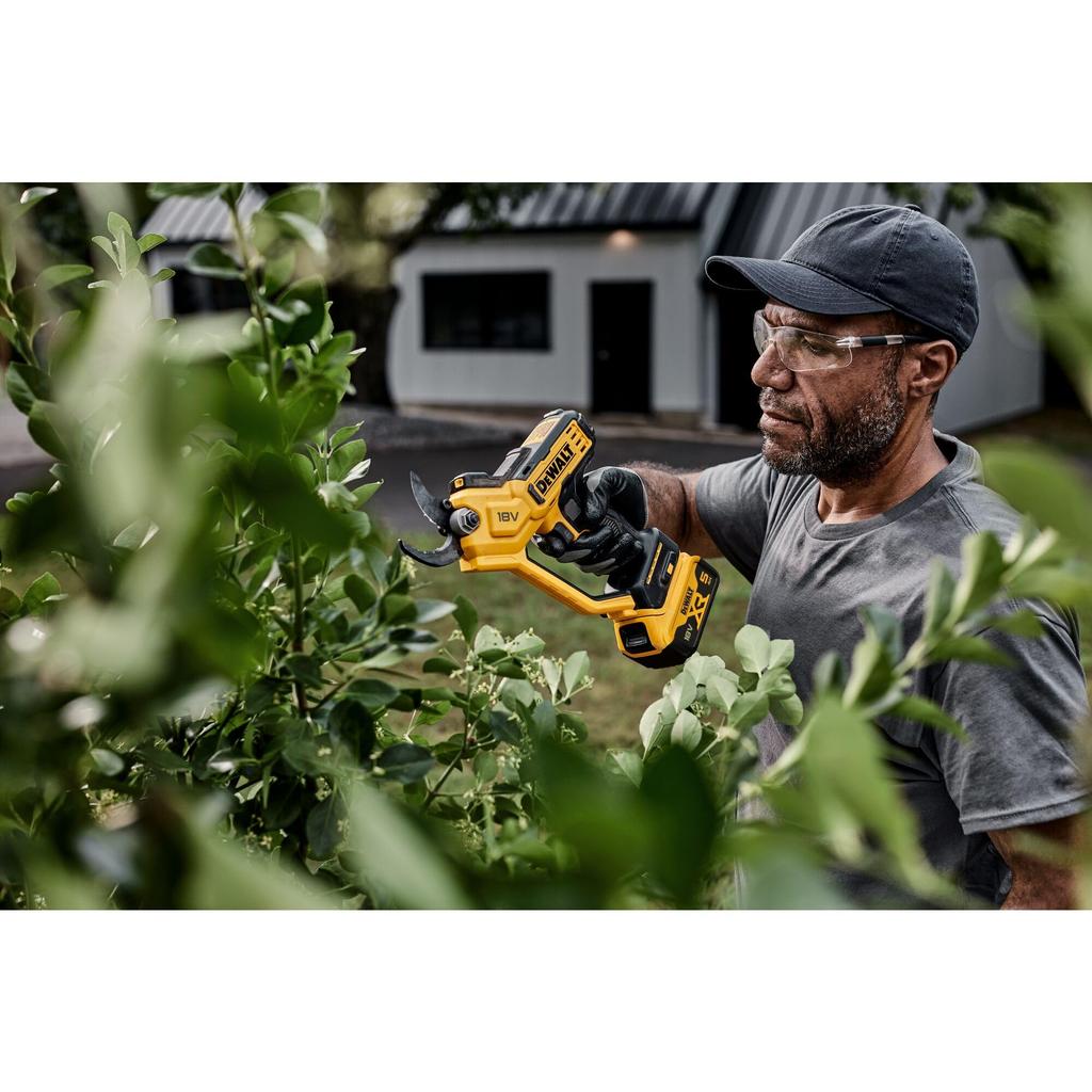 Секатор DeWalt 18V DCMPP568P1