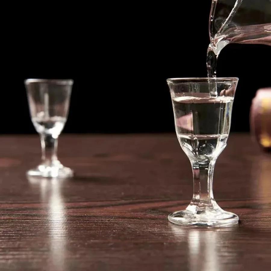 Креативный бокал для вина Удобный и стильный маленький бокал Прочный набор стаканов для виски с дозатором Барная посуда Тренд Бокал для вина Стекло Нужен