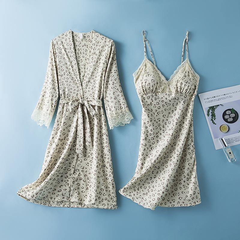 Летние пижамы женские из тонкого атласного шифона из ледяного шелка с леопардовым принтом и подушечкой на груди, камзол из двух предметов, домашняя одежда