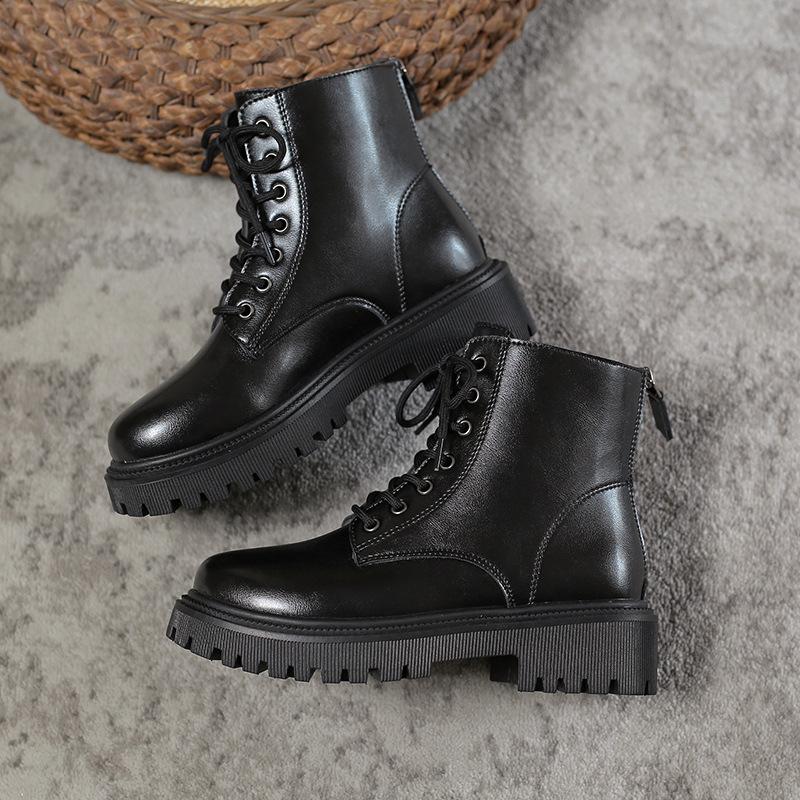 Женские ботинки Мартин в британском стиле 2025 новая осень и зима тонкие ботинки ins трендовые тонкие жареные уличные маленькие короткие ботинки черные толстая подошва