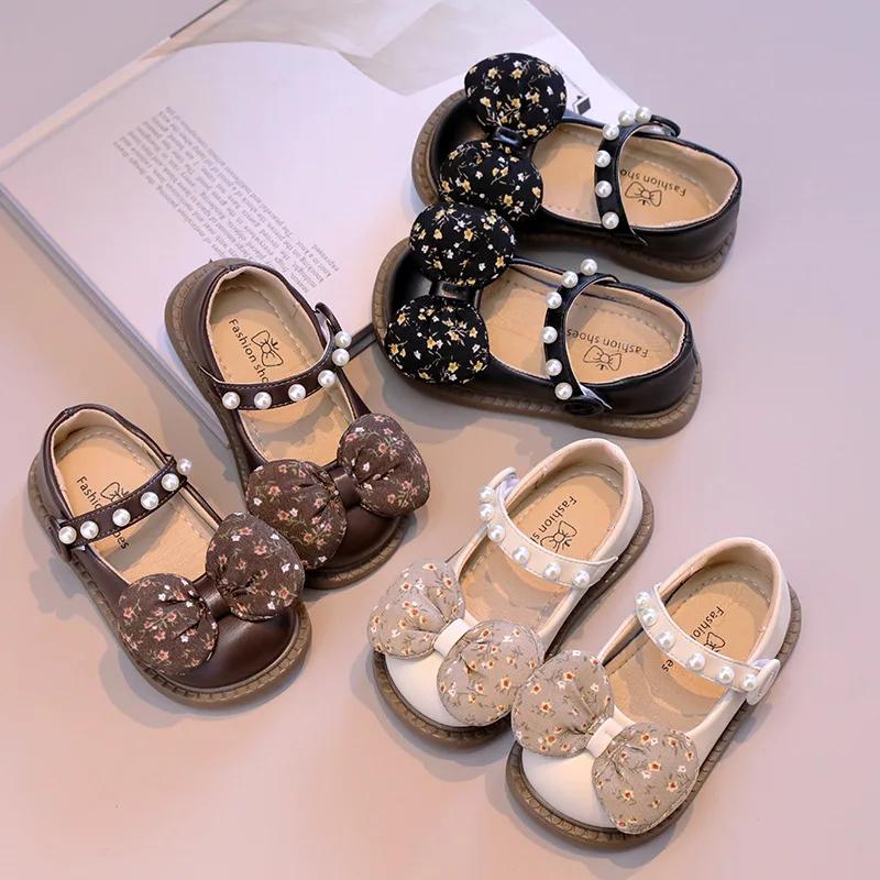Детская кожаная обувь 2024 Весна-Осень Новая Модная Простая обувь принцессы с жемчужным бантом для свадьбы Мягкая подошва Противоскользящая
