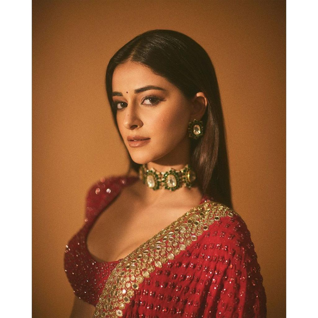 Представляем вам самую красивую коллекцию сари seqwance, блузка (Необходимо сшить по размеру и посадке)