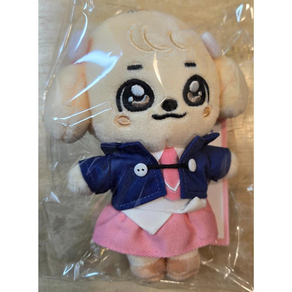 IVE X MINIVE Pop-up store 'minive school' в сеуле школьный плюшевый брелок