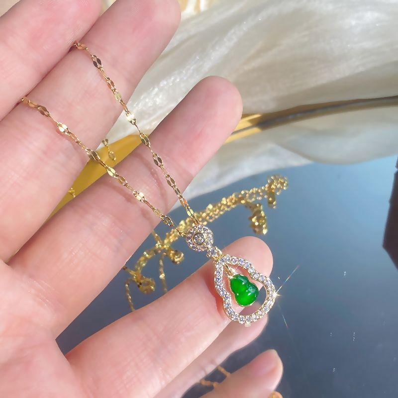 New Chinese ethnic style personalized jadeite hollow gourd necklace design collarbone chain retro high-end neck chain jewelry
